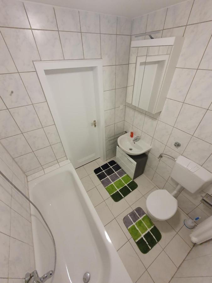 Ferienwohnung Schlossstrasse エッセン エクステリア 写真