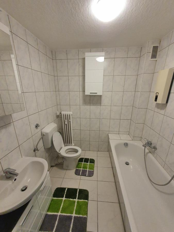 Ferienwohnung Schlossstrasse エッセン エクステリア 写真